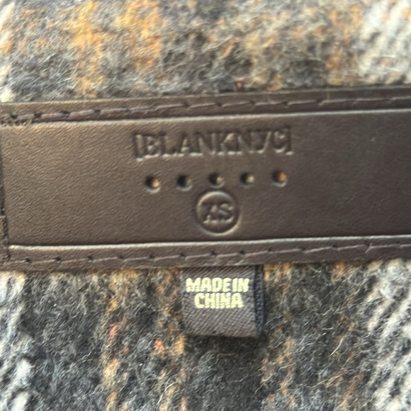 Blank NYC cropped flannel shacket, size XS - Picture 5 of 6